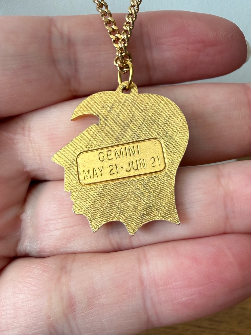 Vintage Two Tone Gold & Silver Gemini Astrological Horoscope Necklace Pendant - Picture 3 of 11